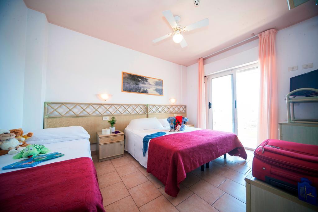 Hotel Doge Alba Adriatica Pokój zdjęcie